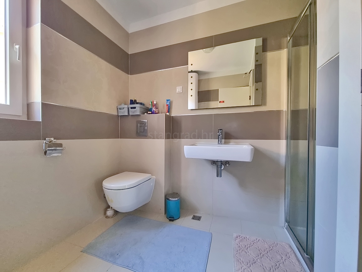 Malinska, spazioso appartamento al 1° piano vicino al mare!