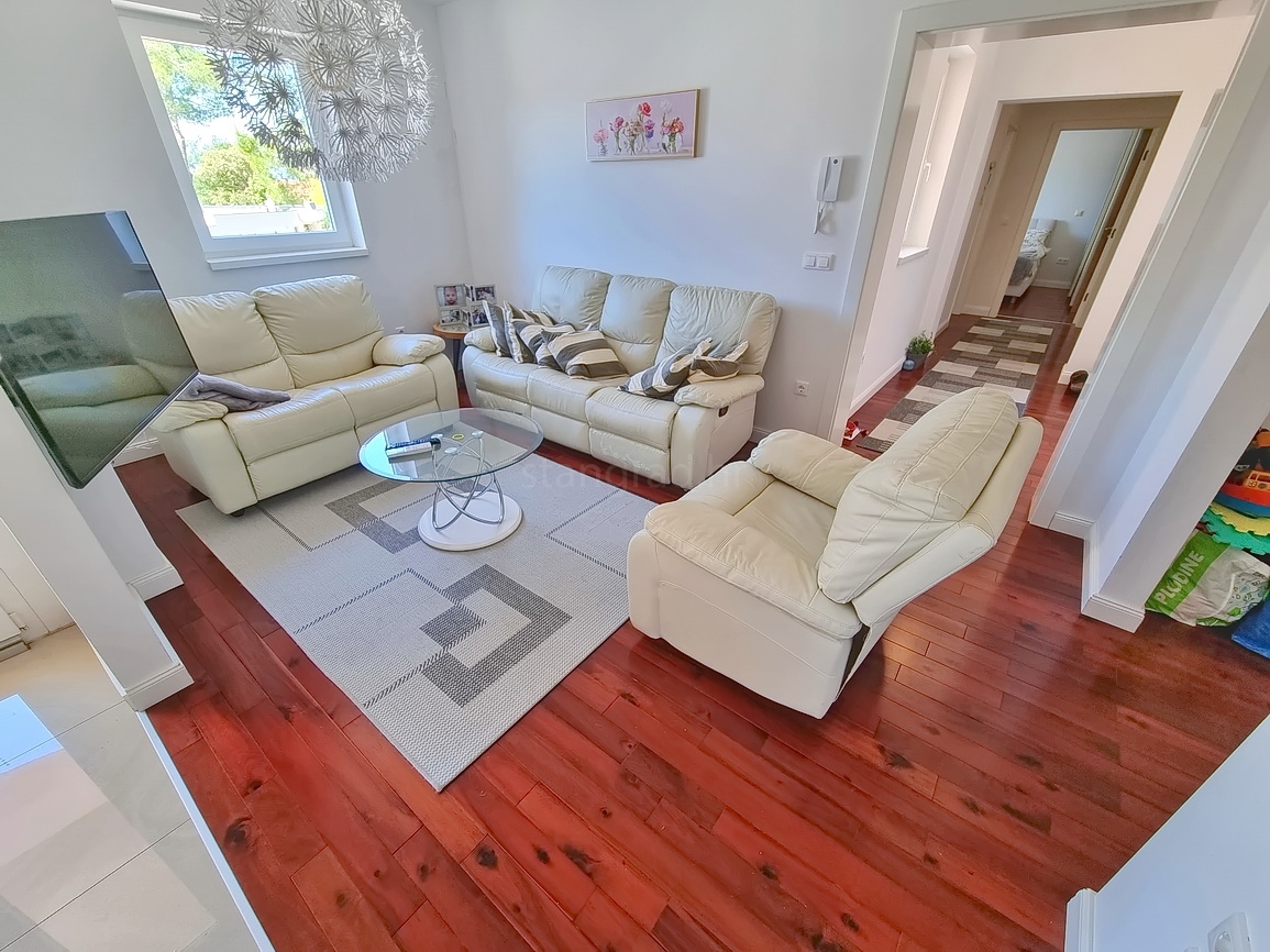 Malinska, spazioso appartamento al 1° piano vicino al mare!