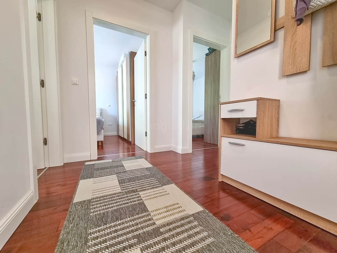 Malinska, spazioso appartamento al 1° piano vicino al mare!