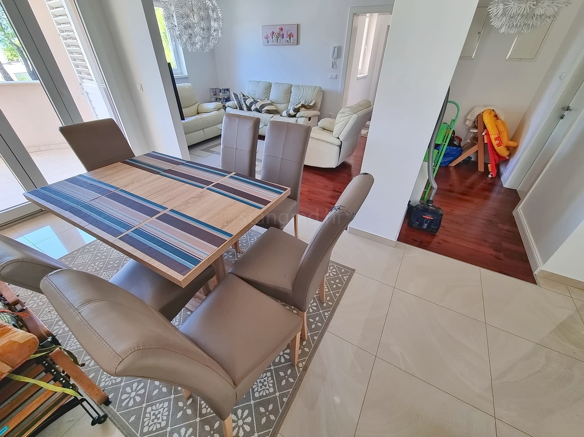 Malinska, spazioso appartamento al 1° piano vicino al mare!