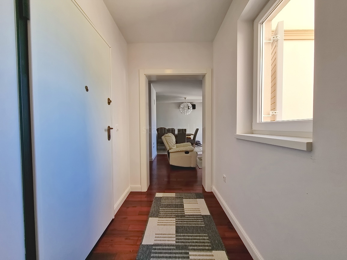 Malinska, spazioso appartamento al 1° piano vicino al mare!