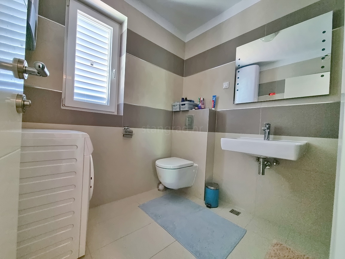 Malinska, spazioso appartamento al 1° piano vicino al mare!