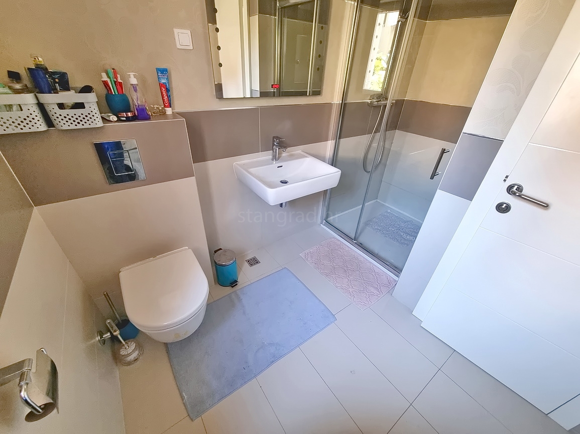 Malinska, spazioso appartamento al 1° piano vicino al mare!