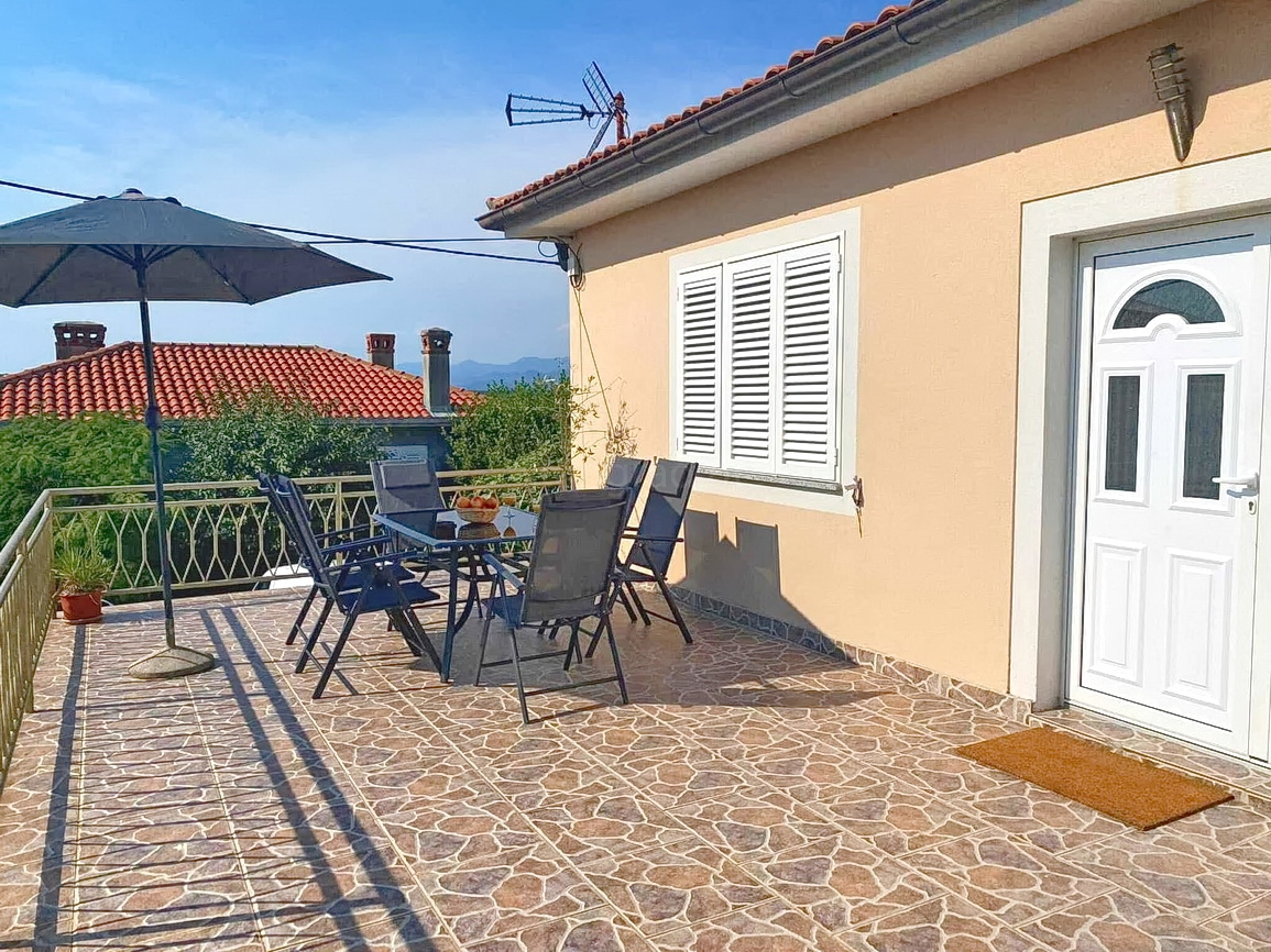 Baia di Soline, casa indipendente con giardino vicino al mare!