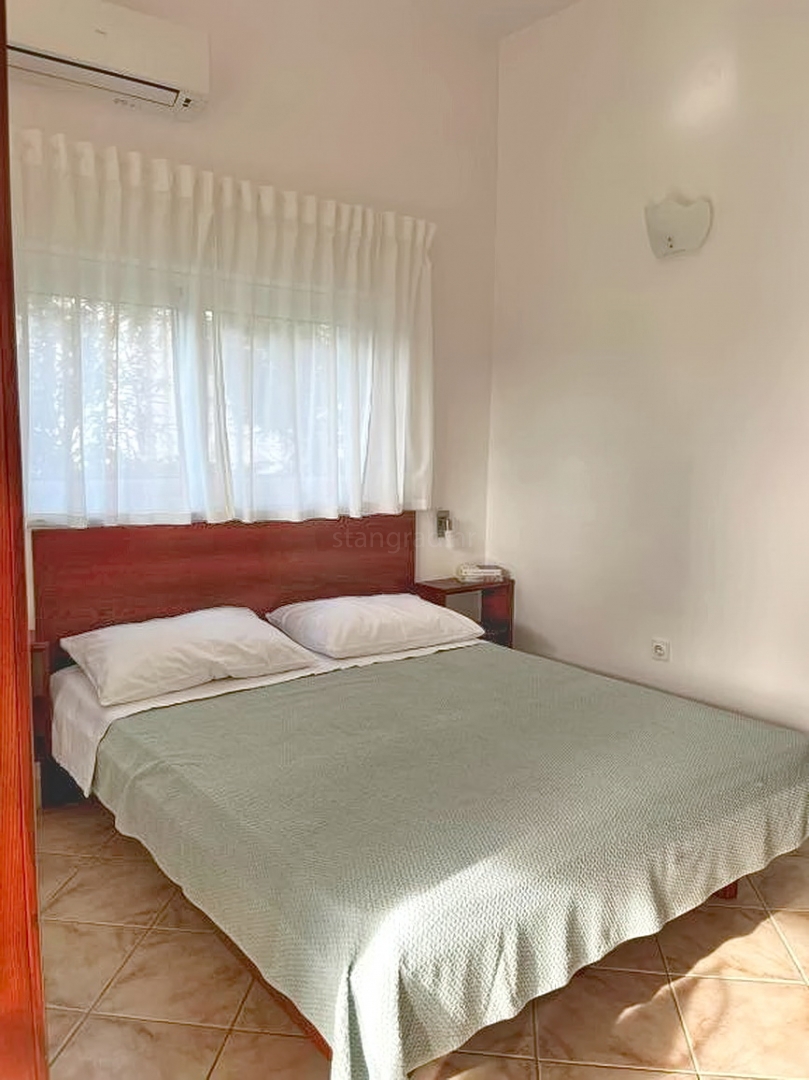 Zona di Krk, casa indipendente con ampio giardino e vista!