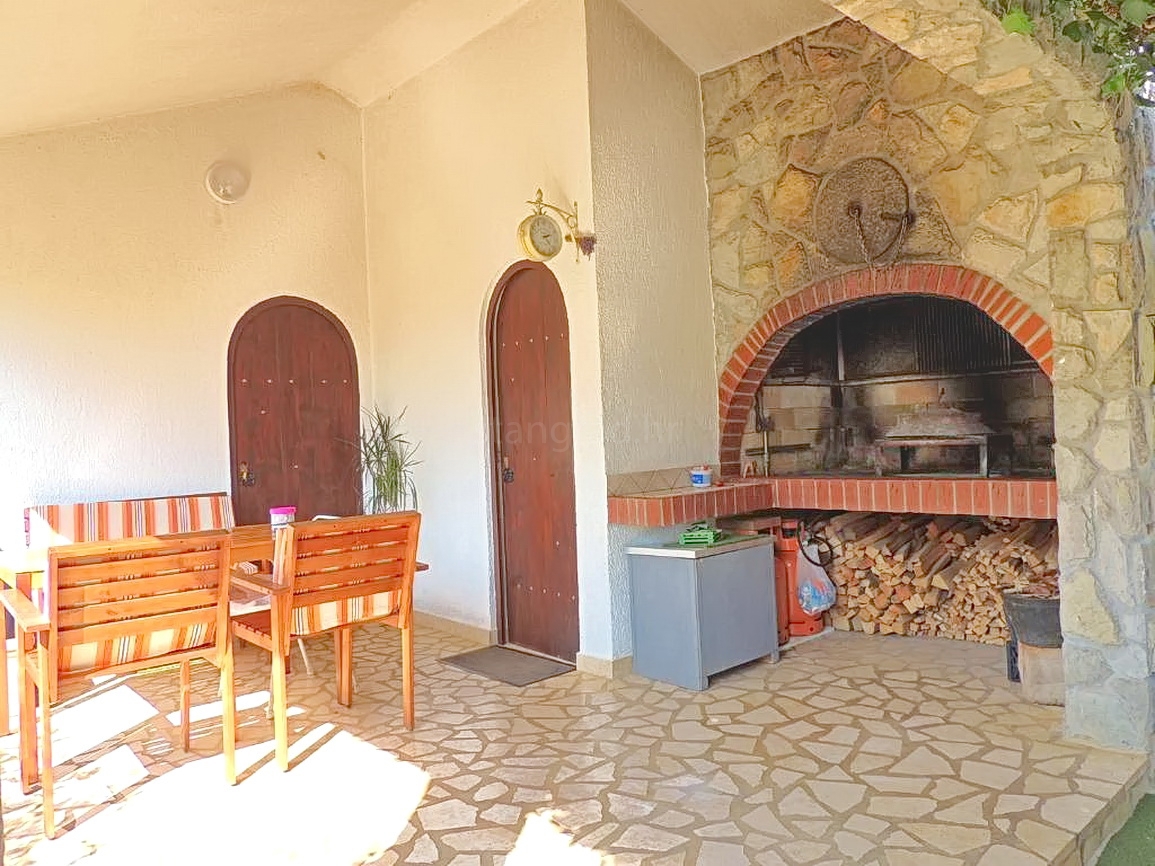 Zona di Krk, casa indipendente con ampio giardino e vista!