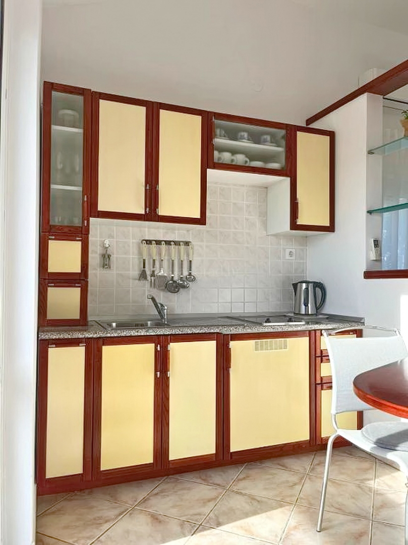 Zona di Krk, casa indipendente con ampio giardino e vista!