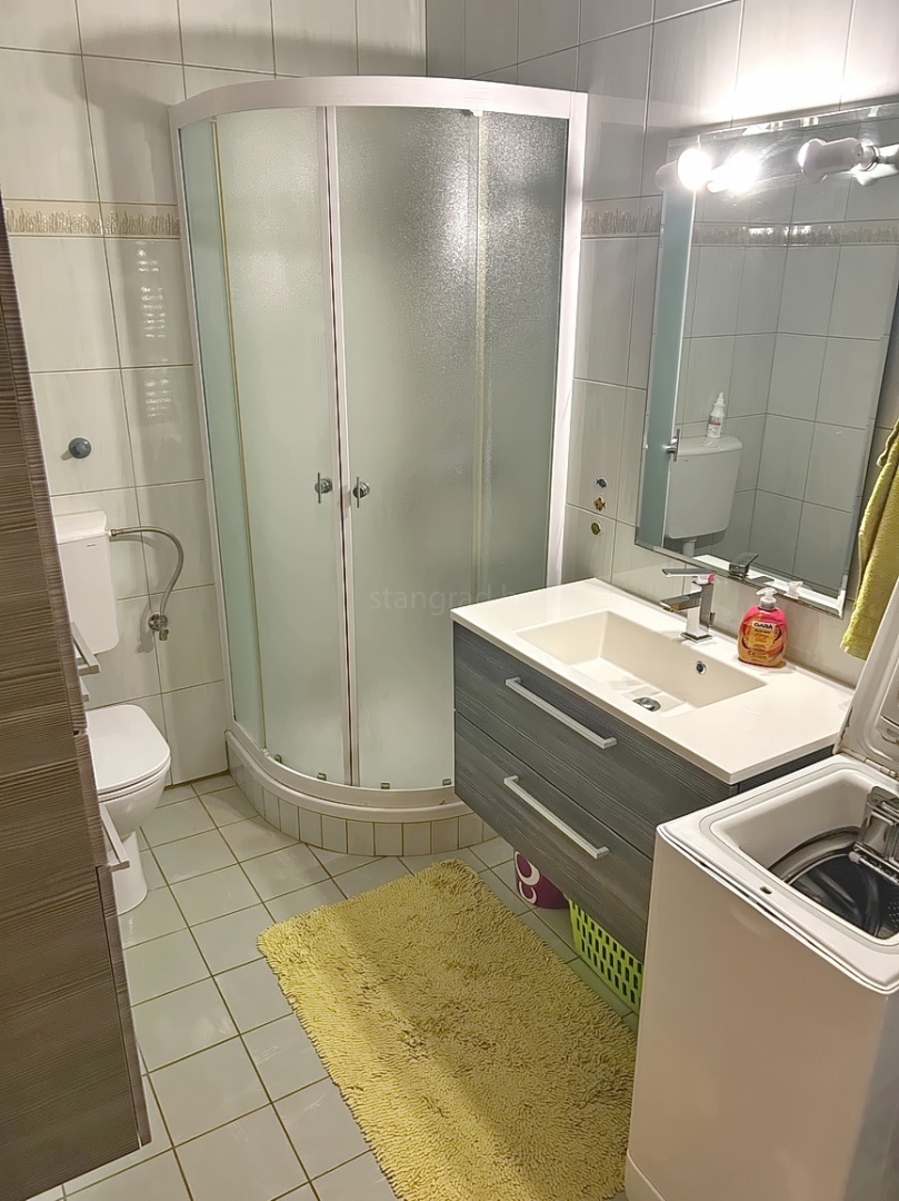 Krk, appartamento al piano terra con giardino nelle immediate vicinanze del mare!