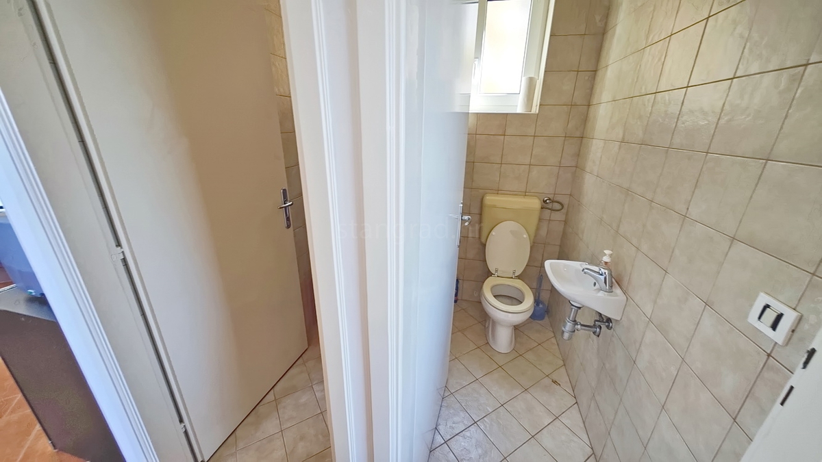 Zona di Punat, villa esclusiva sulla scogliera con vista panoramica sul mare!