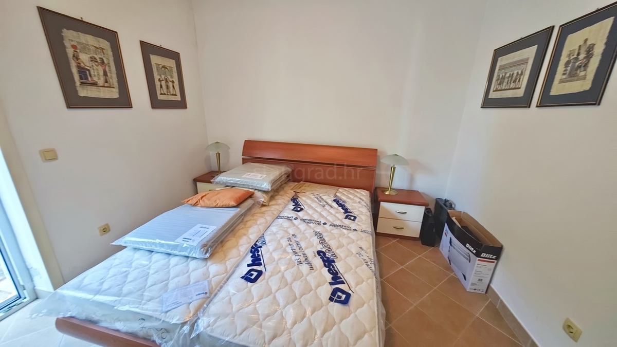 Zona di Punat, villa esclusiva sulla scogliera con vista panoramica sul mare!