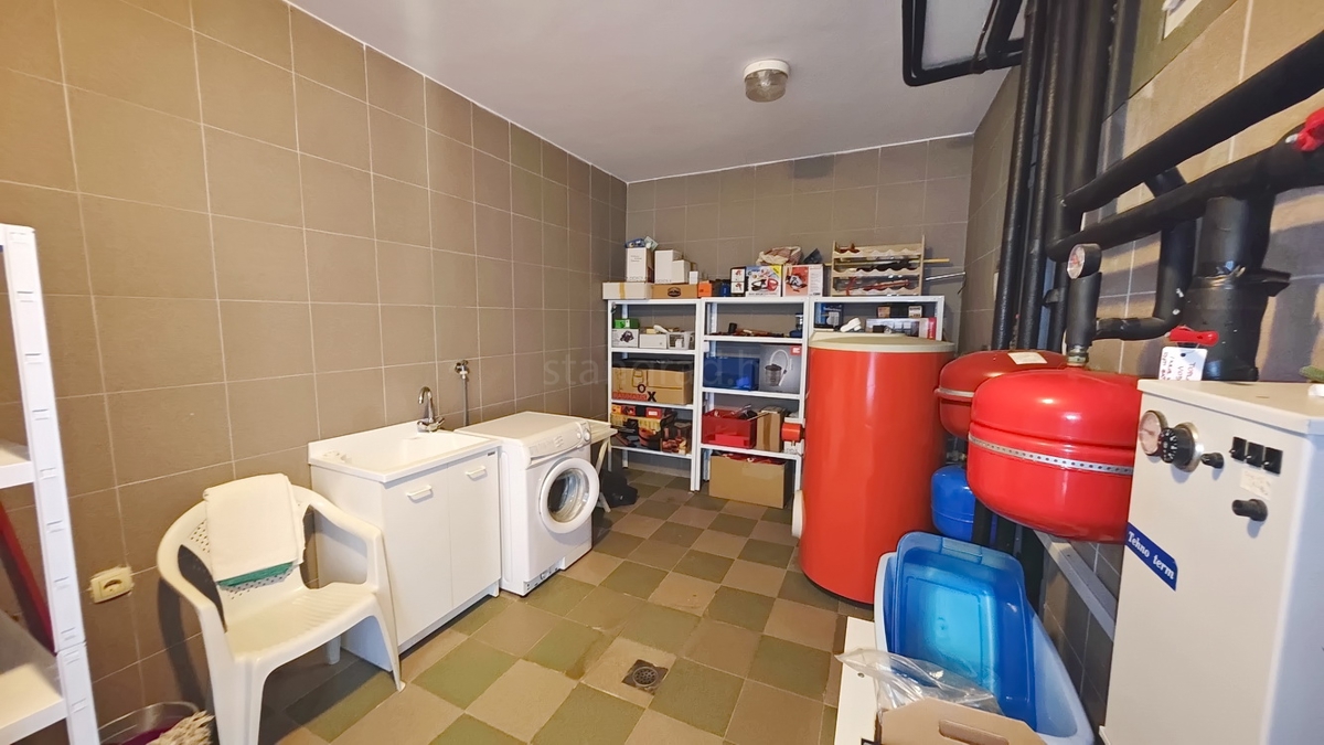 Zona di Punat, villa esclusiva sulla scogliera con vista panoramica sul mare!