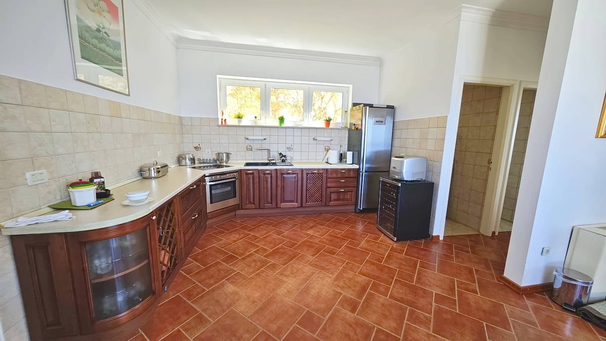 Zona di Punat, villa esclusiva sulla scogliera con vista panoramica sul mare!