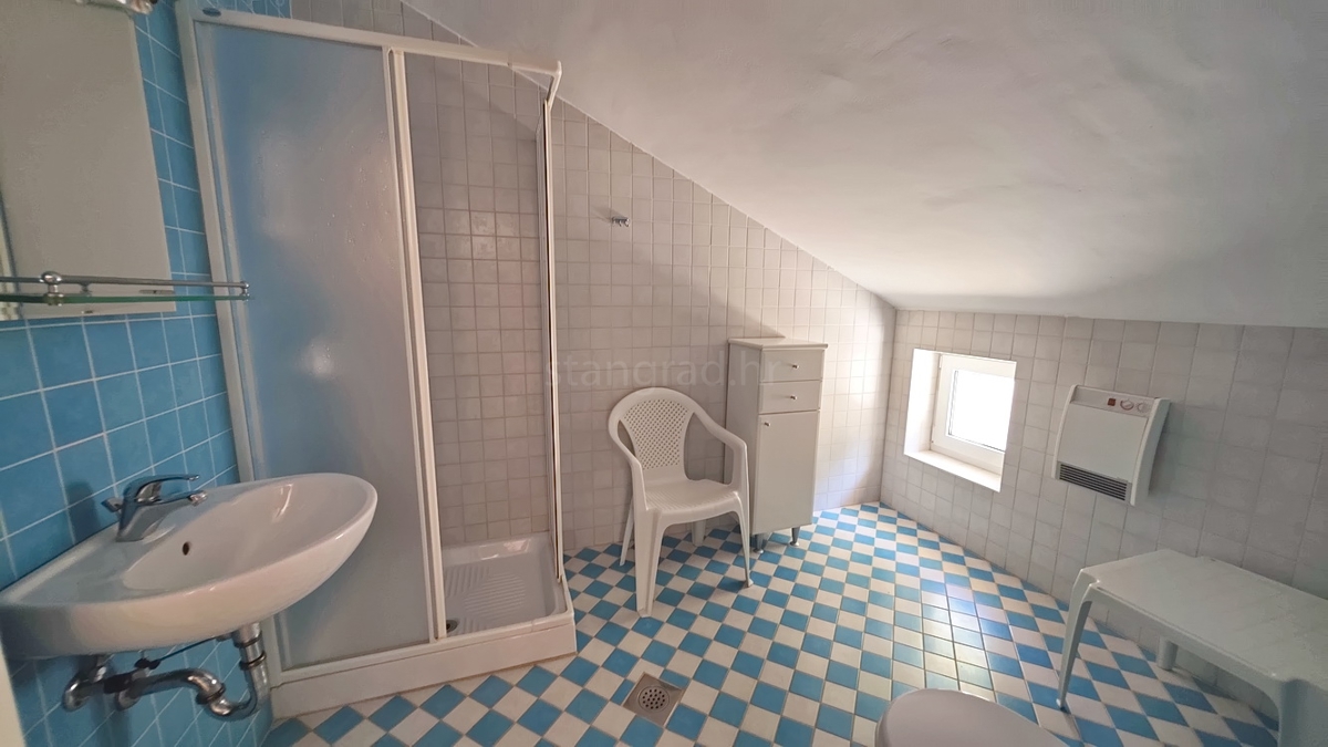 Zona di Punat, villa esclusiva sulla scogliera con vista panoramica sul mare!