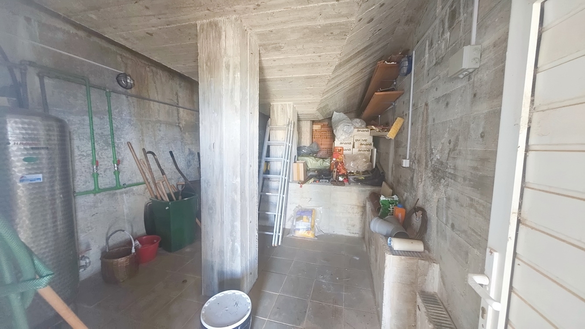 Zona di Punat, villa esclusiva sulla scogliera con vista panoramica sul mare!