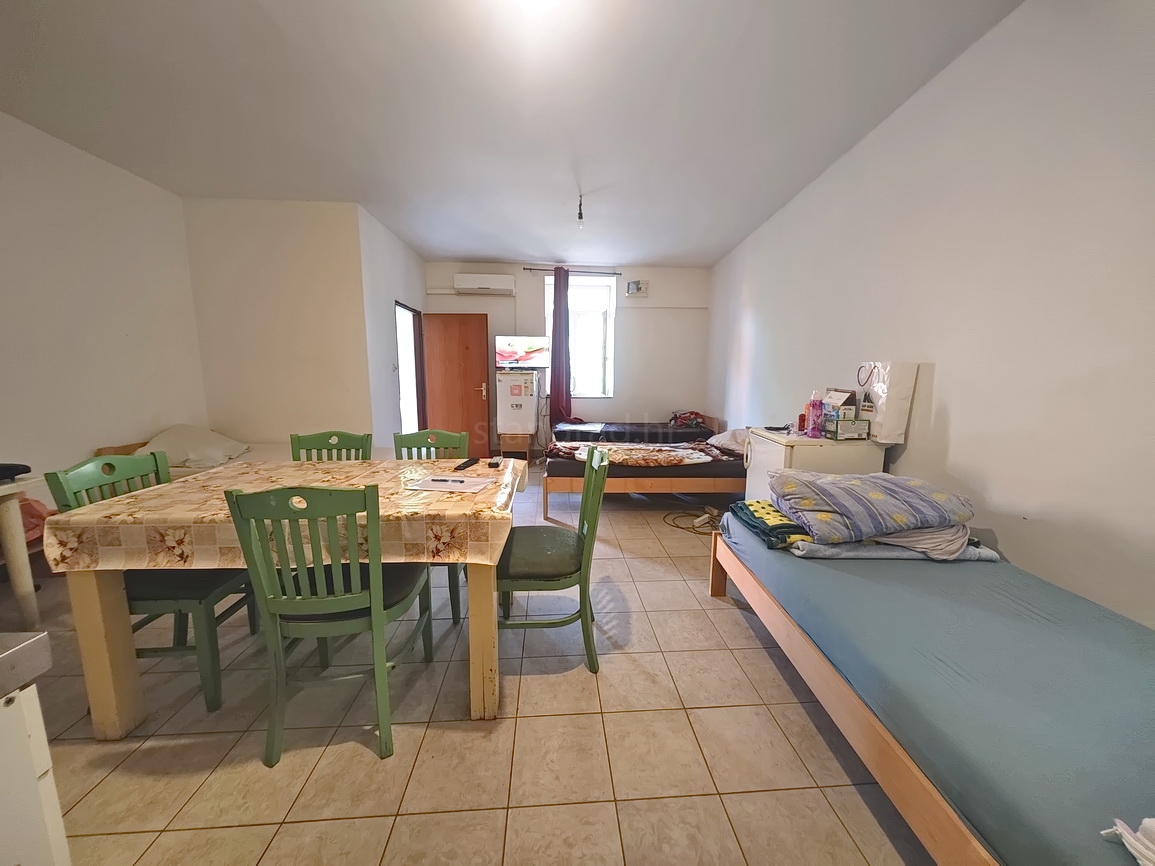 Omišalj, piano terra della casa e seminterrato in posizione eccellente!