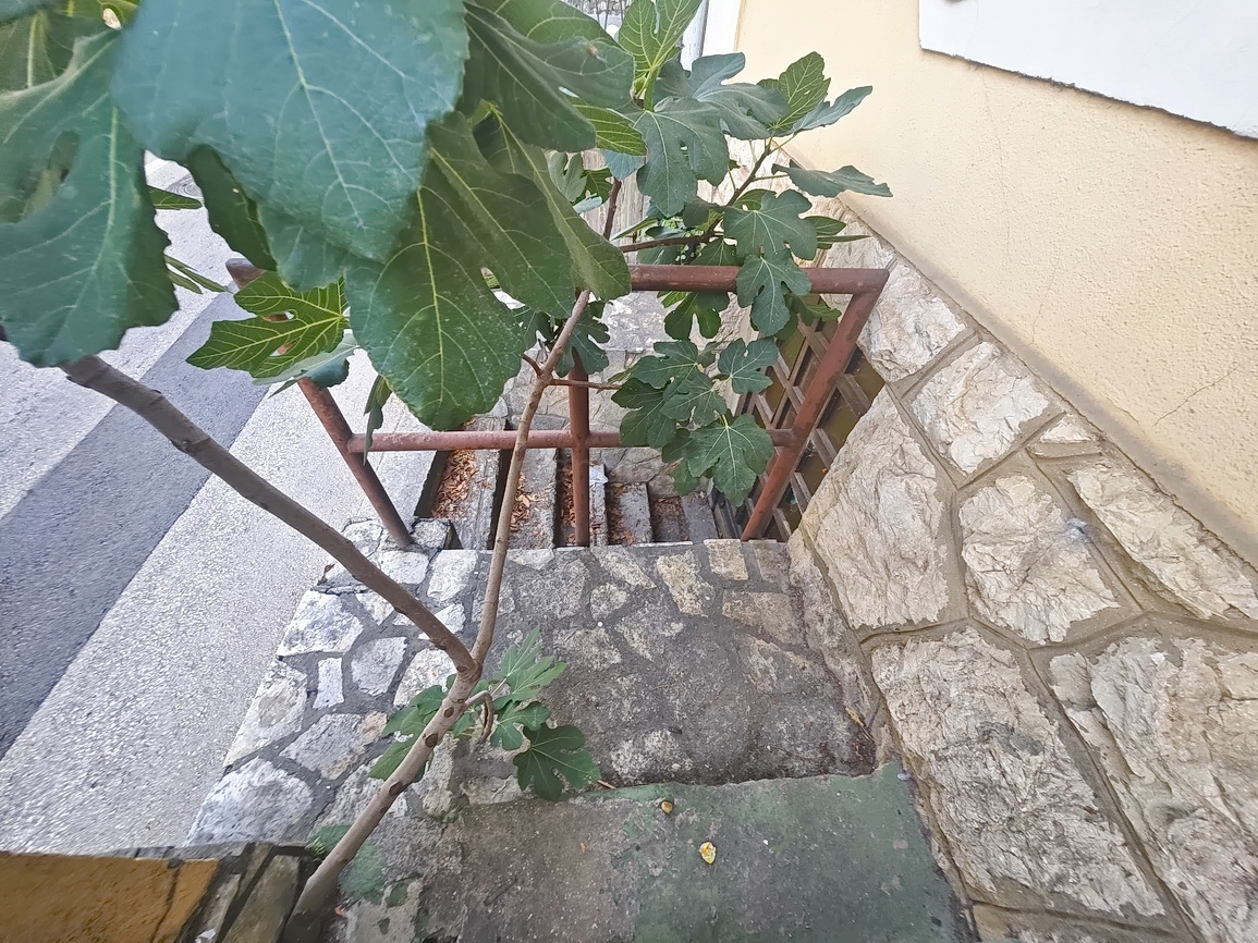 Omišalj, piano terra della casa e seminterrato in posizione eccellente!