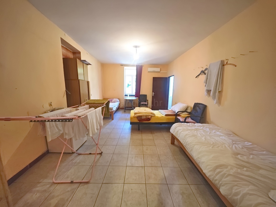 Omišalj, piano terra della casa e seminterrato in posizione eccellente!