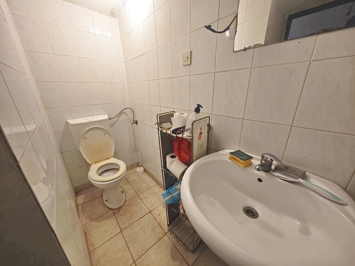 Omišalj, piano terra della casa e seminterrato in posizione eccellente!