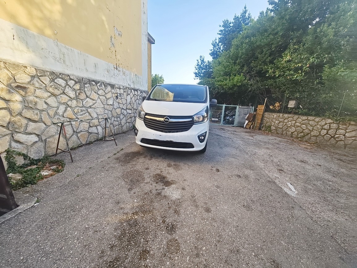 Omišalj, piano terra della casa e seminterrato in posizione eccellente!