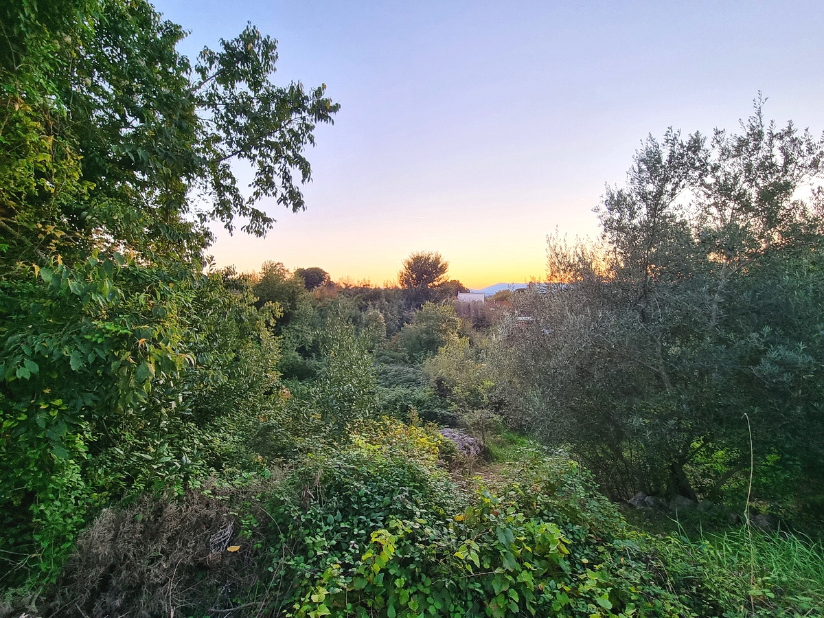 Malinska, ampio terreno edificabile in posizione tranquilla!