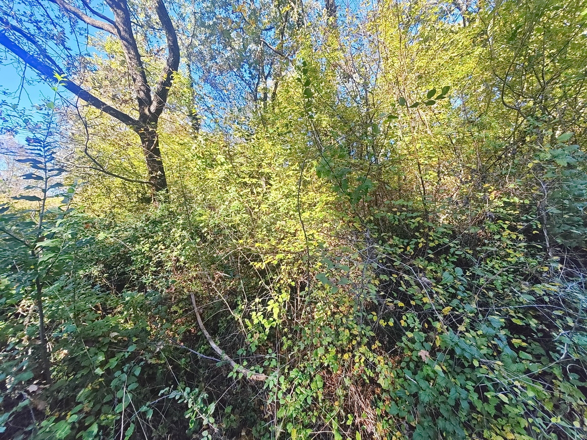 Zona di Vrbnik, terreno edificabile in posizione tranquilla!