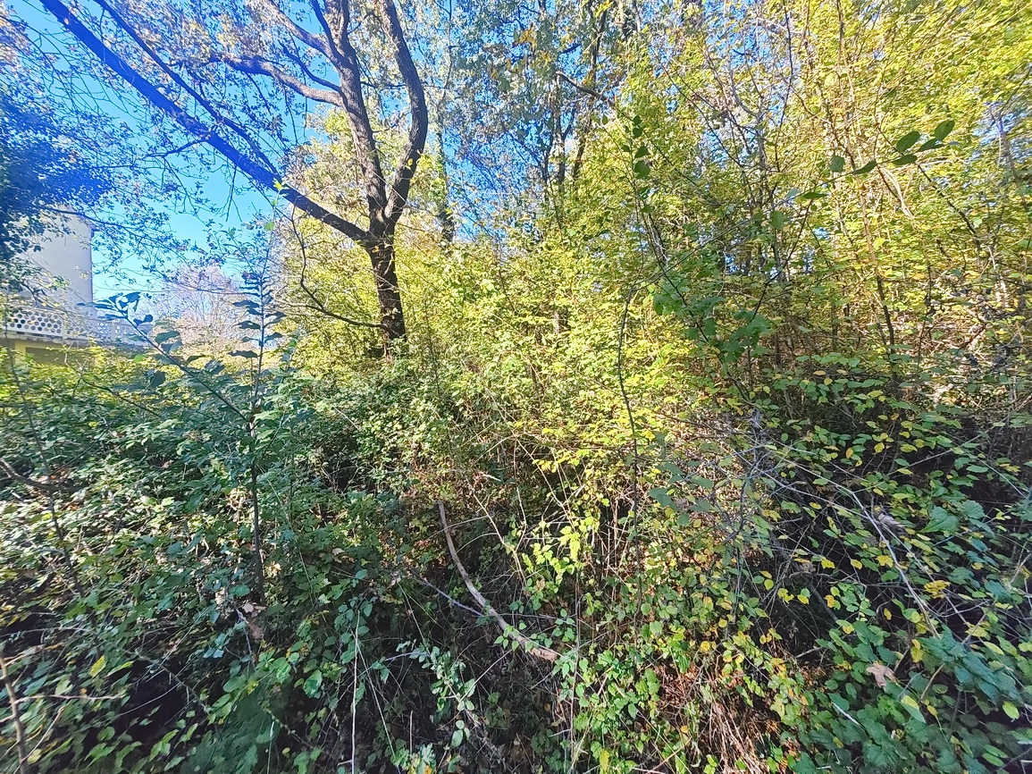 Zona di Vrbnik, terreno edificabile in posizione tranquilla!