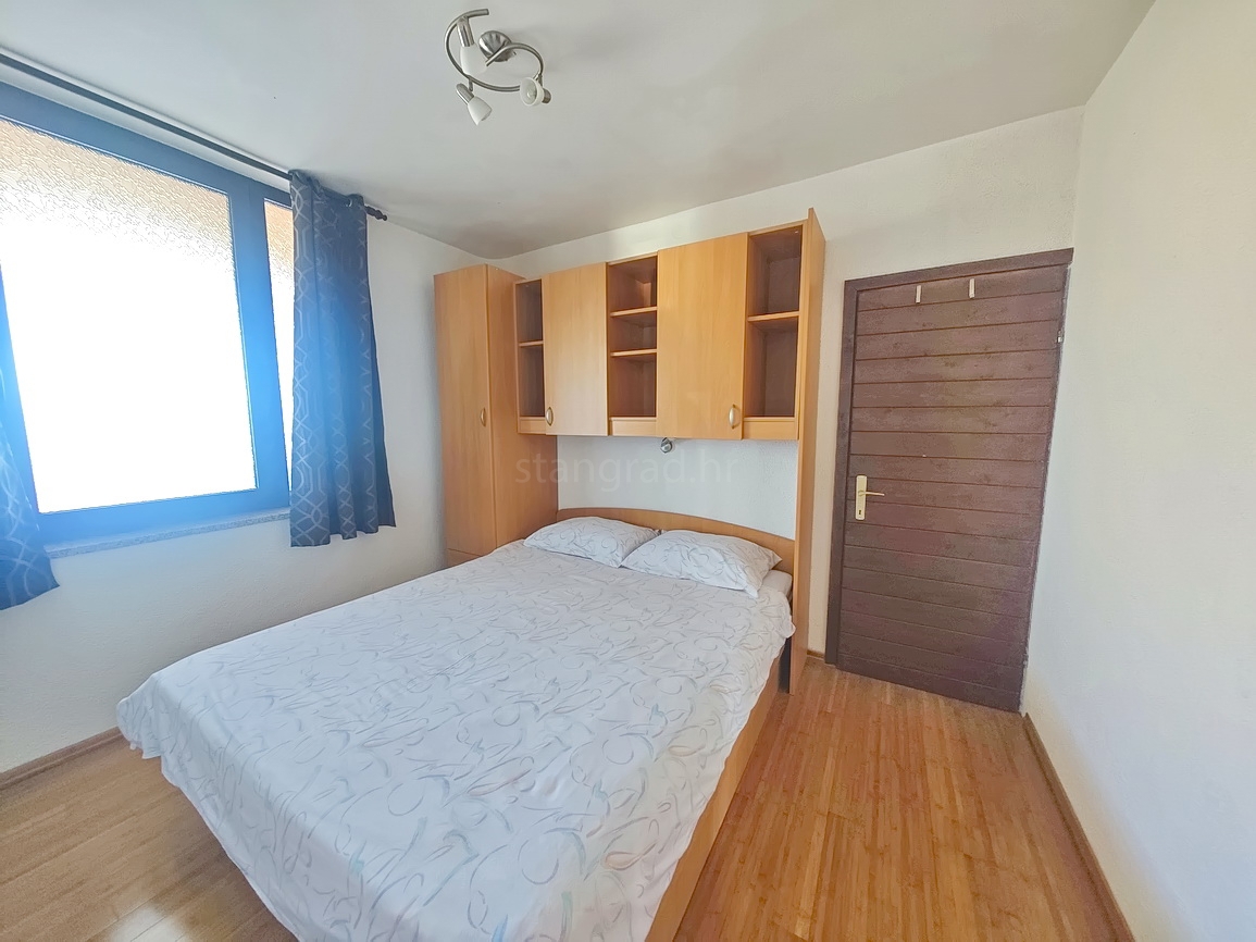 Punat, casa indipendente con due unità abitative e piscina!