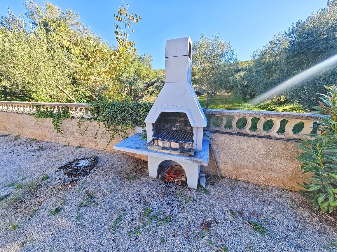 Punat, casa indipendente con due unità abitative e piscina!