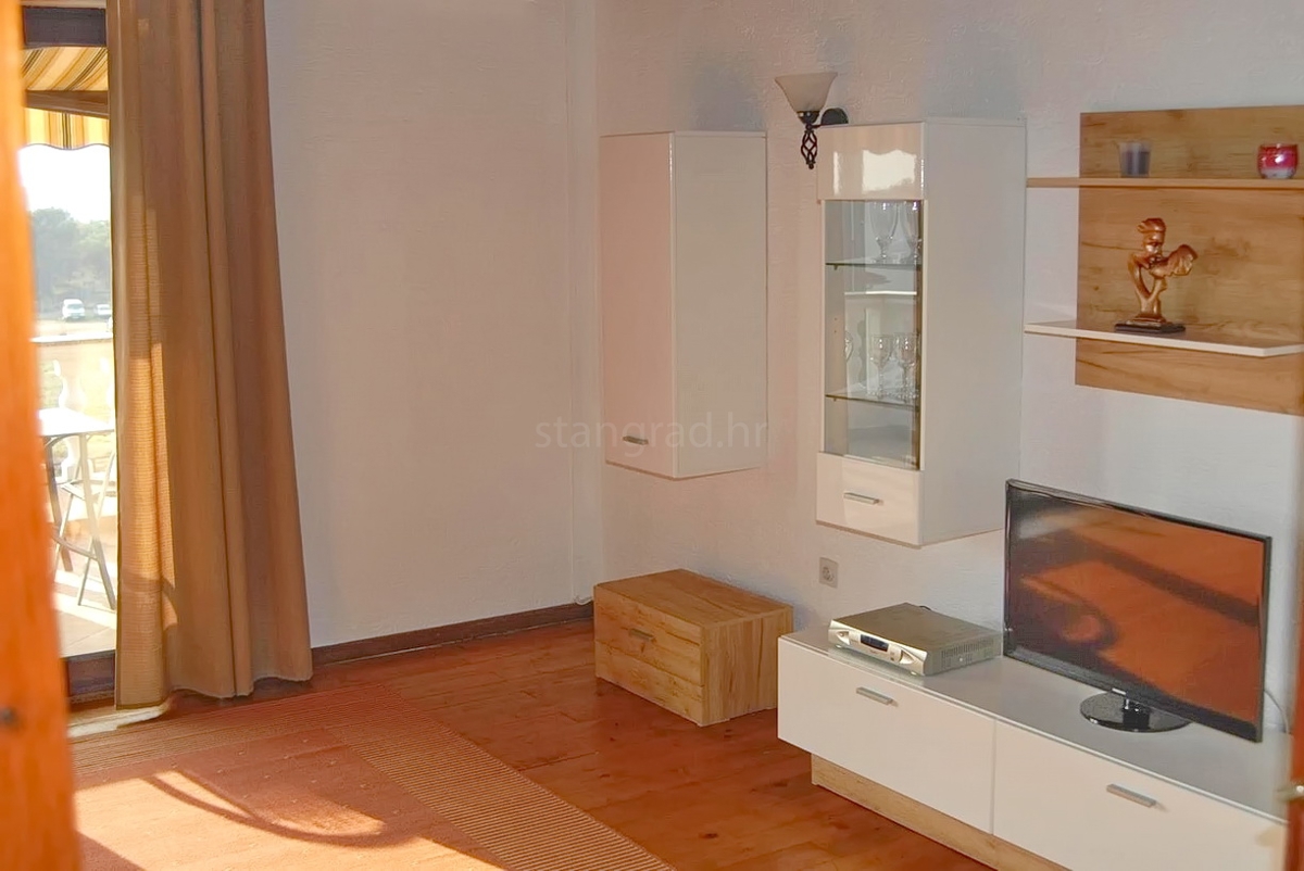 Punat, casa indipendente con due unità abitative e piscina!