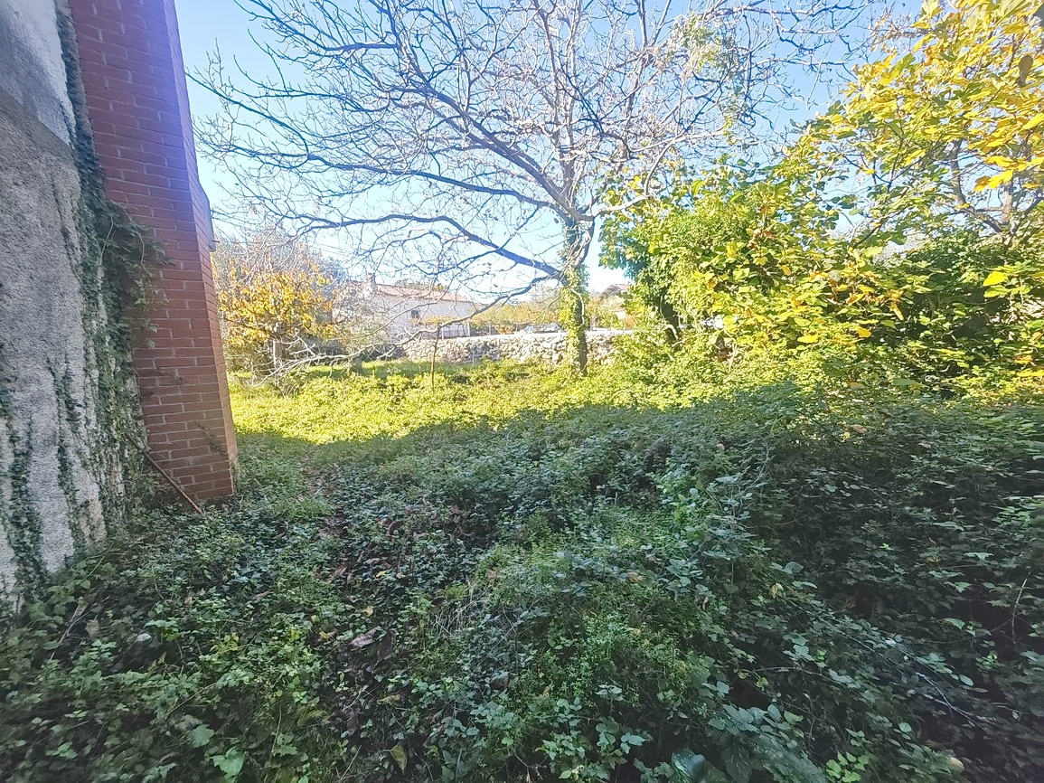 Šilo, casa da ristrutturare in posizione tranquilla!