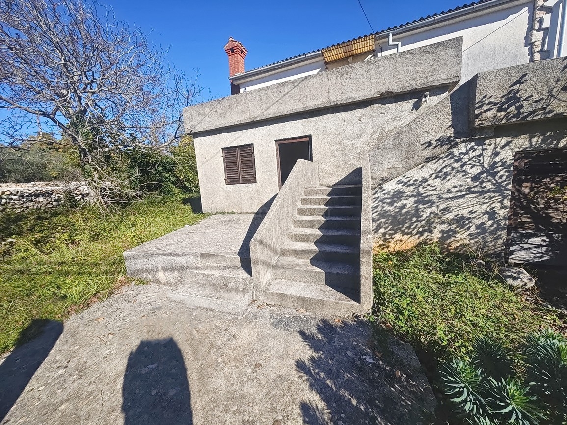 Šilo, casa da ristrutturare in posizione tranquilla!