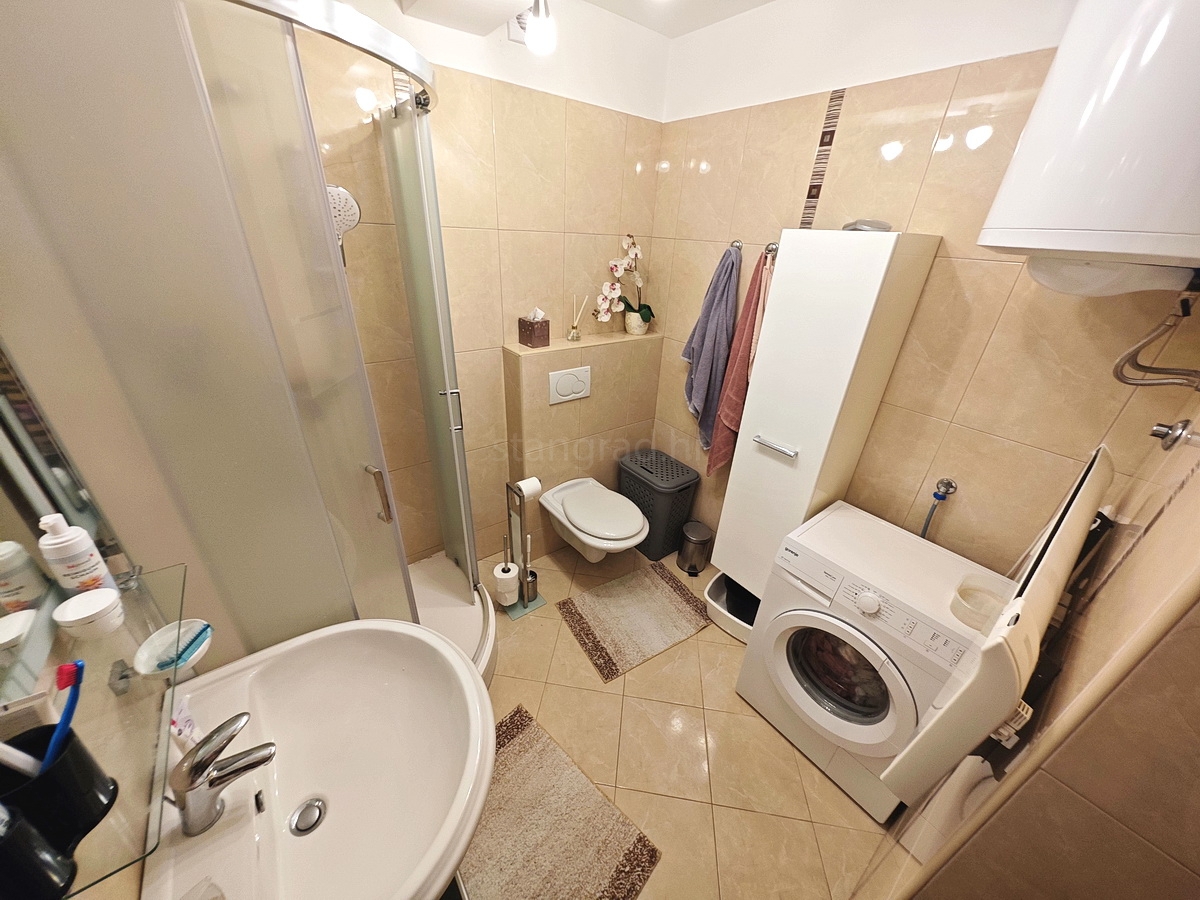 Zona di Krk, appartamento al piano terra con vista mare!