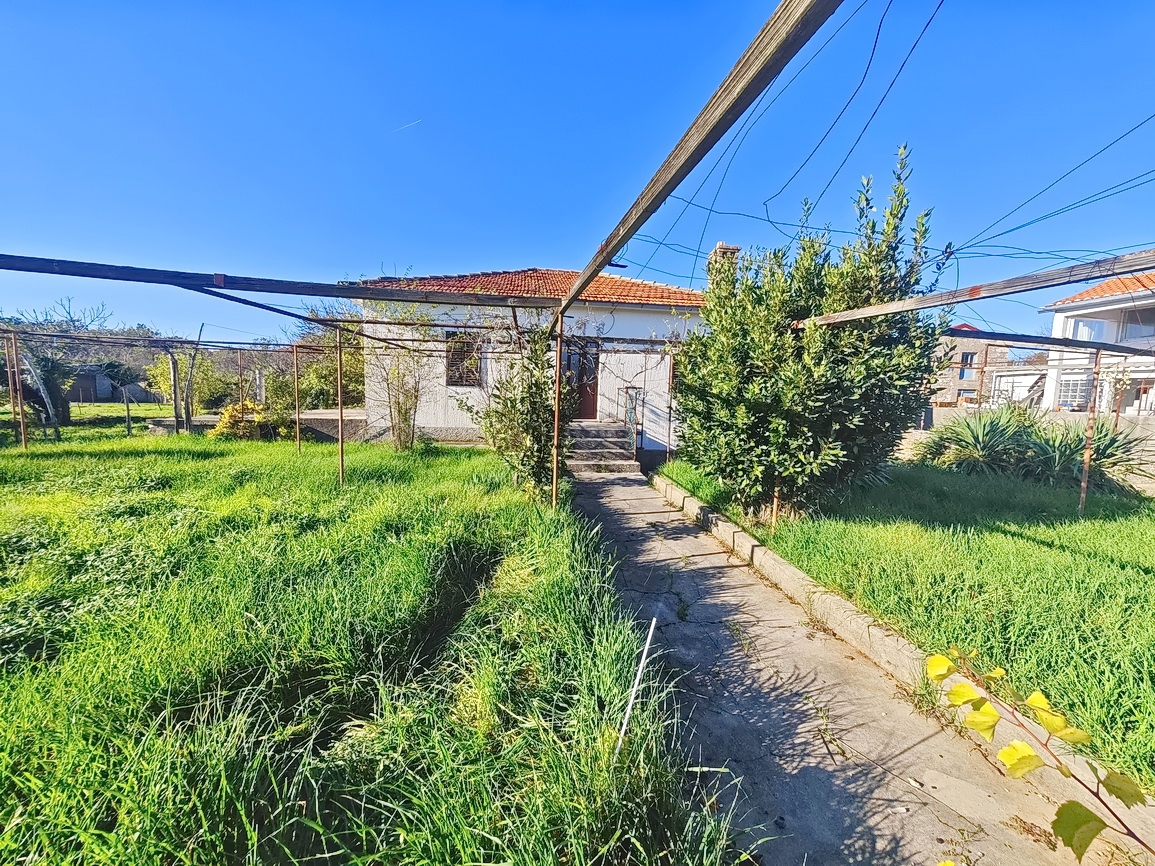 Baia di Soline, casa indipendente in pietra da ristrutturare!