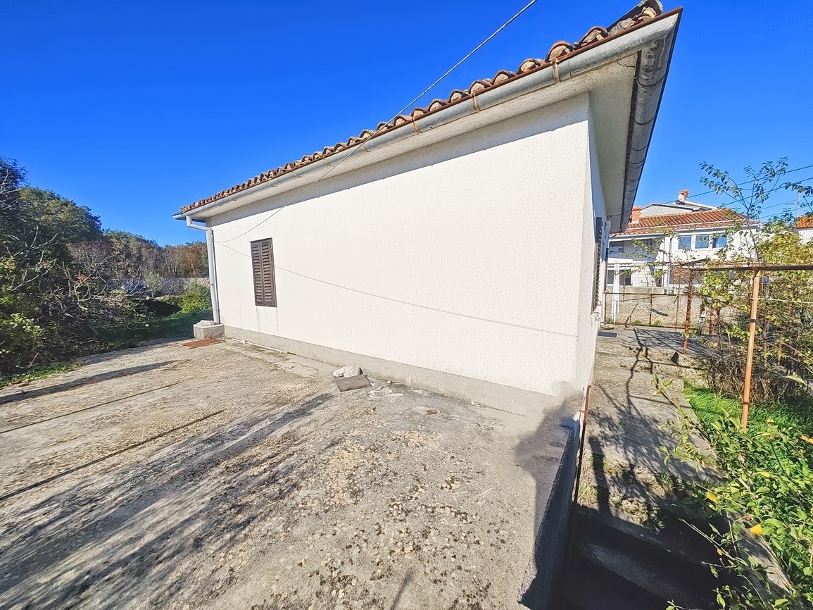 Baia di Soline, casa indipendente in pietra da ristrutturare!