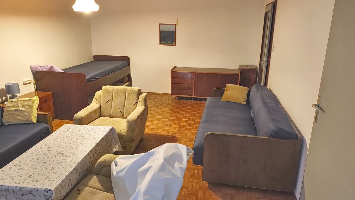 Crikvenica, appartamento con una camera da letto al 2° piano in centro!