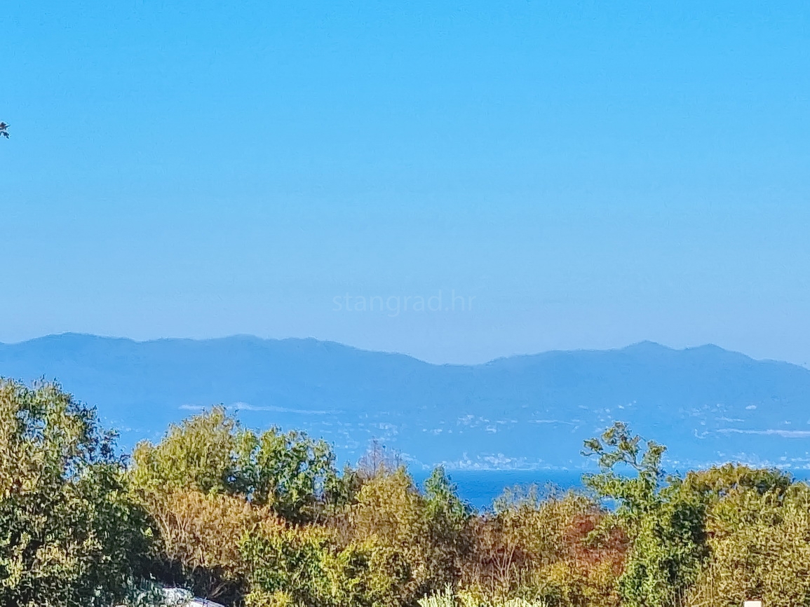 Malinska, terreno edificabile in posizione tranquilla!