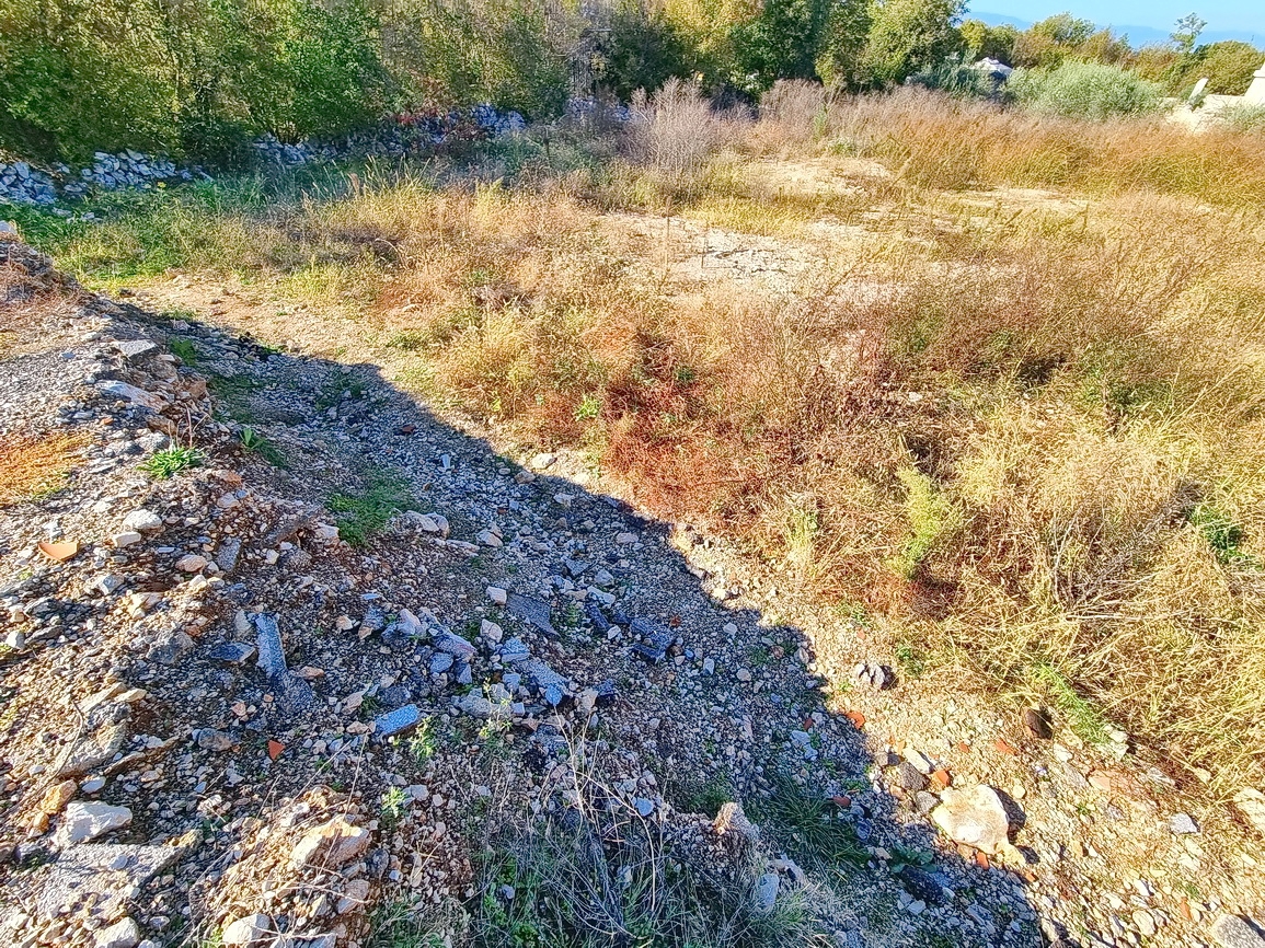 Malinska, terreno edificabile in posizione tranquilla!