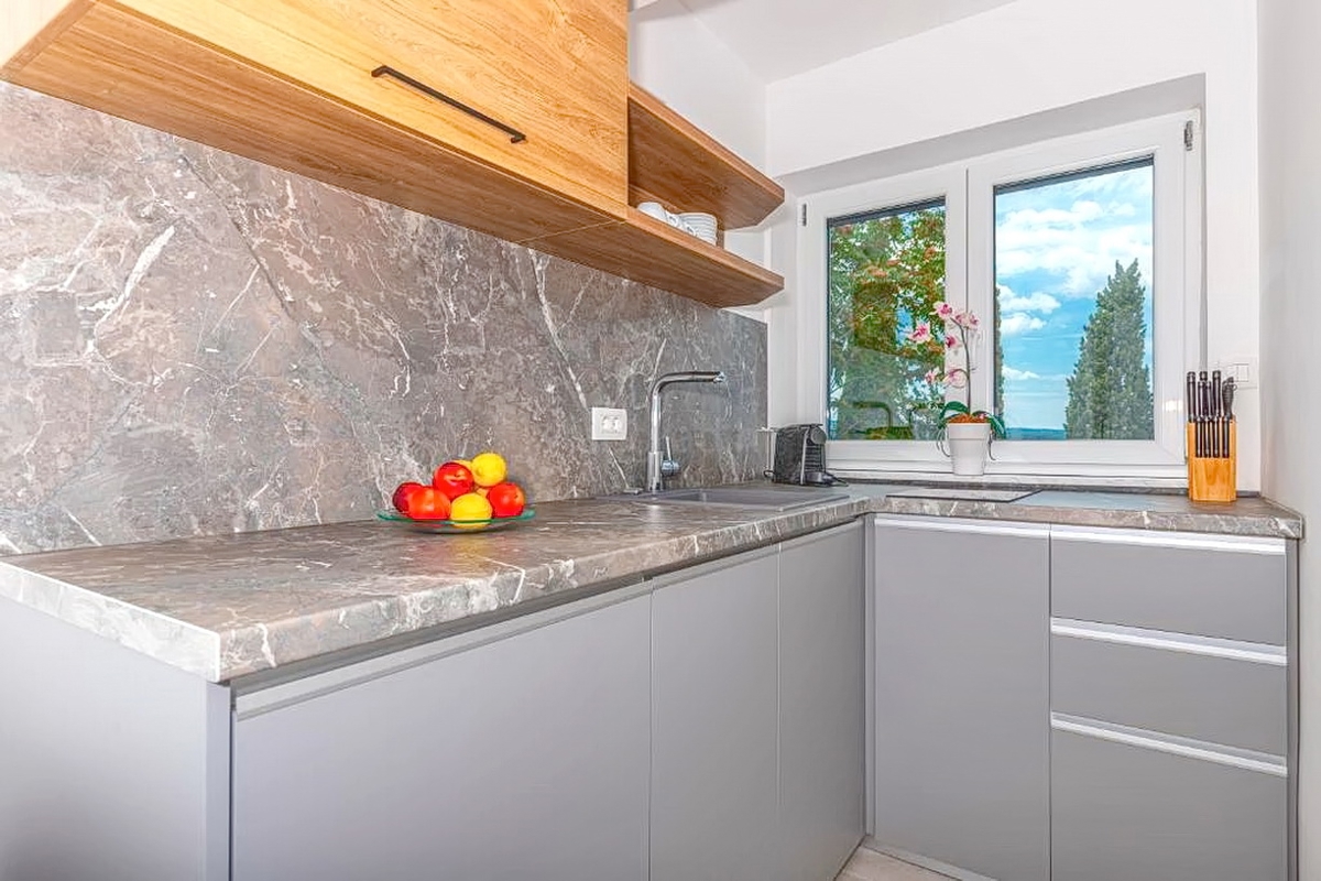 Crikvenica, villa con otto unità abitative in un'ottima posizione!