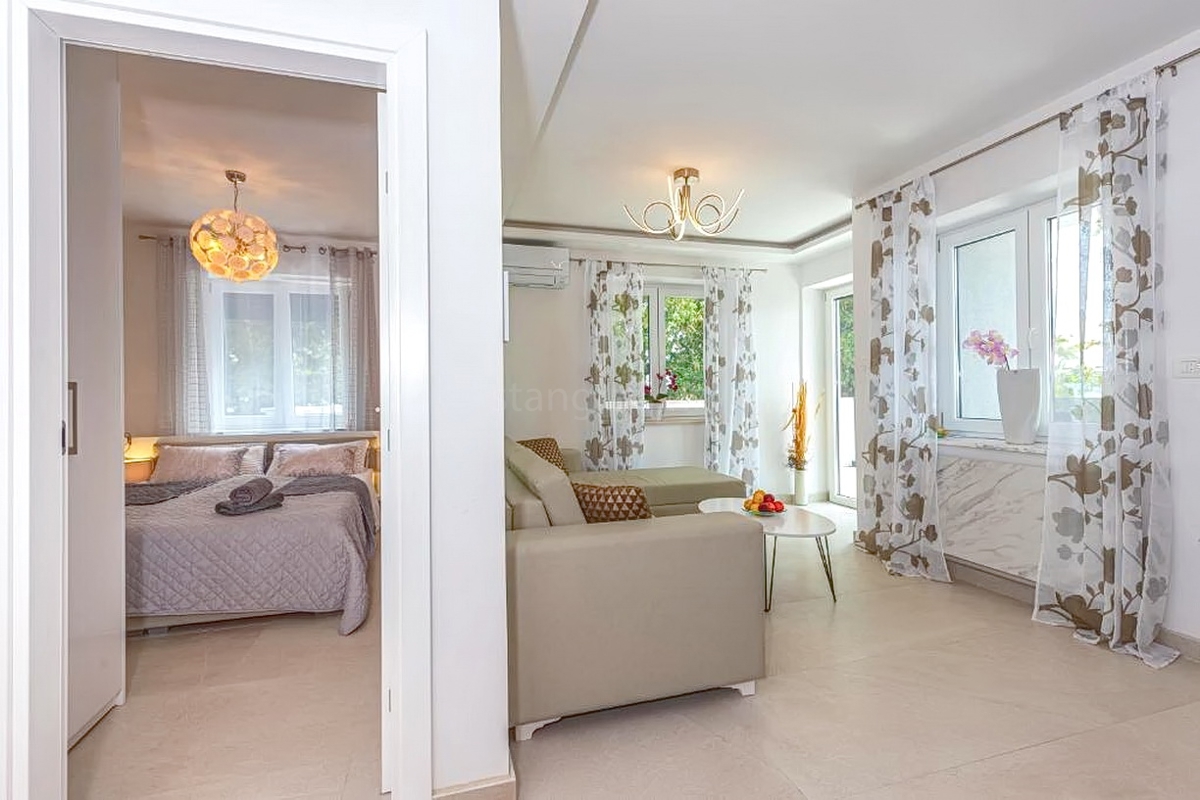 Crikvenica, villa con otto unità abitative in un'ottima posizione!