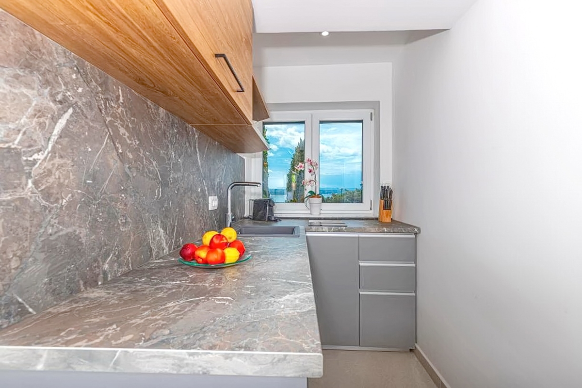 Crikvenica, villa con otto unità abitative in un'ottima posizione!