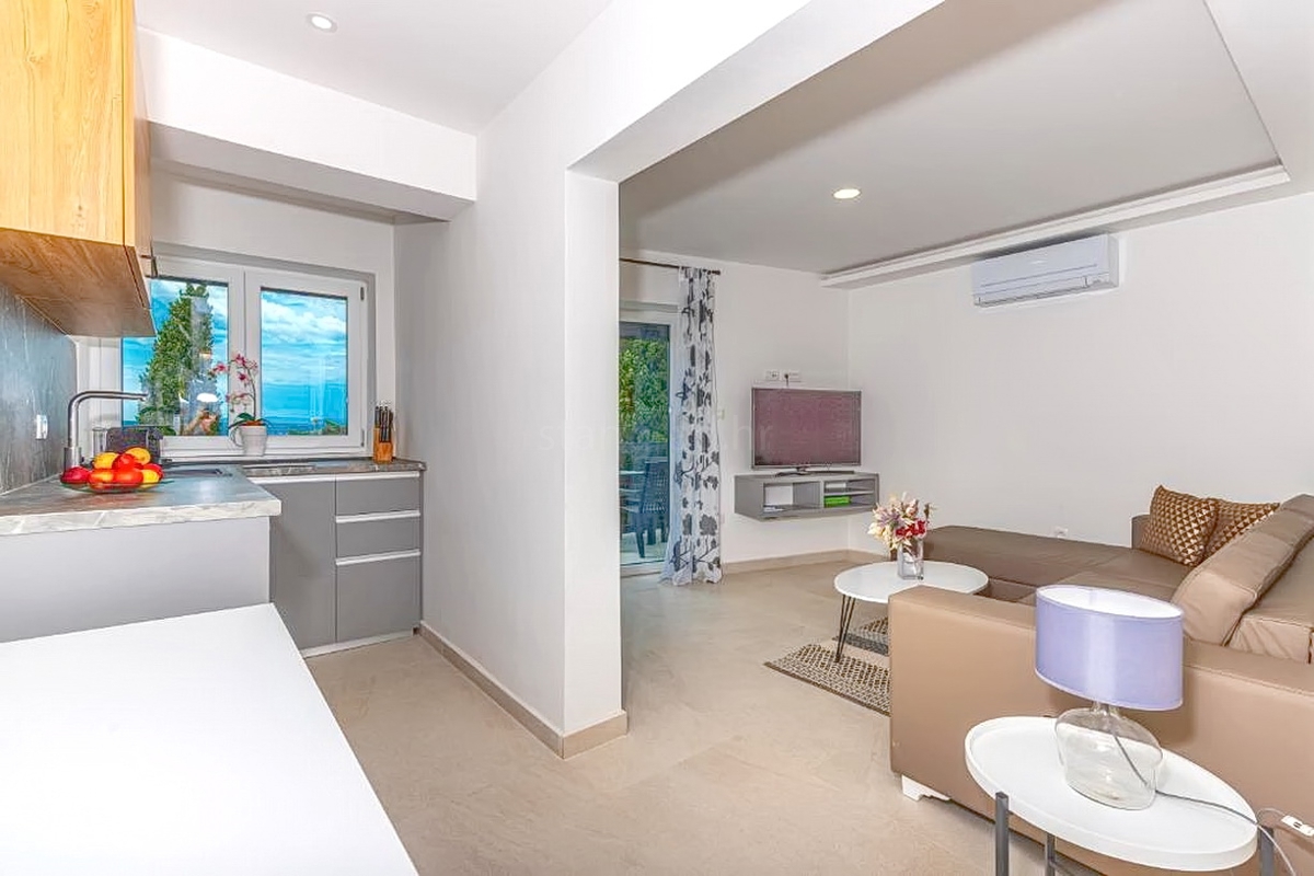 Crikvenica, villa con otto unità abitative in un'ottima posizione!