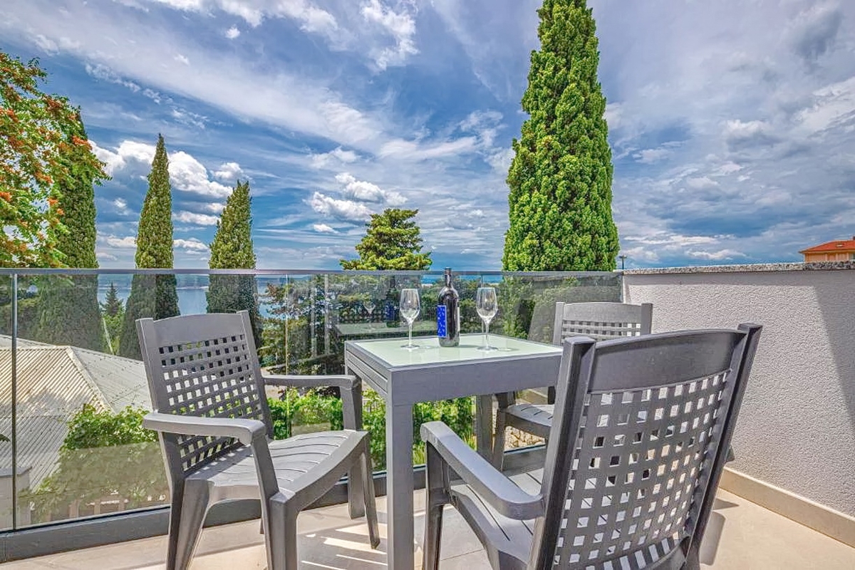 Crikvenica, villa con otto unità abitative in un'ottima posizione!