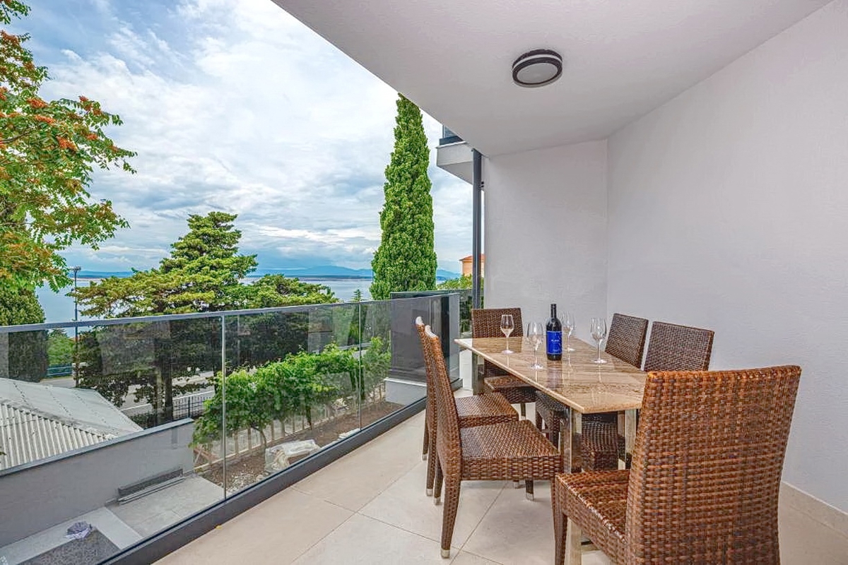 Crikvenica, villa con otto unità abitative in un'ottima posizione!