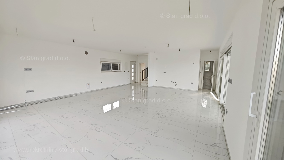 Malinska, moderna casa indipendente con piscina!