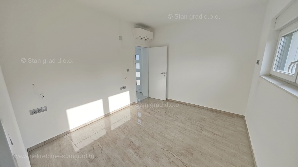 Malinska, moderna casa indipendente con piscina!