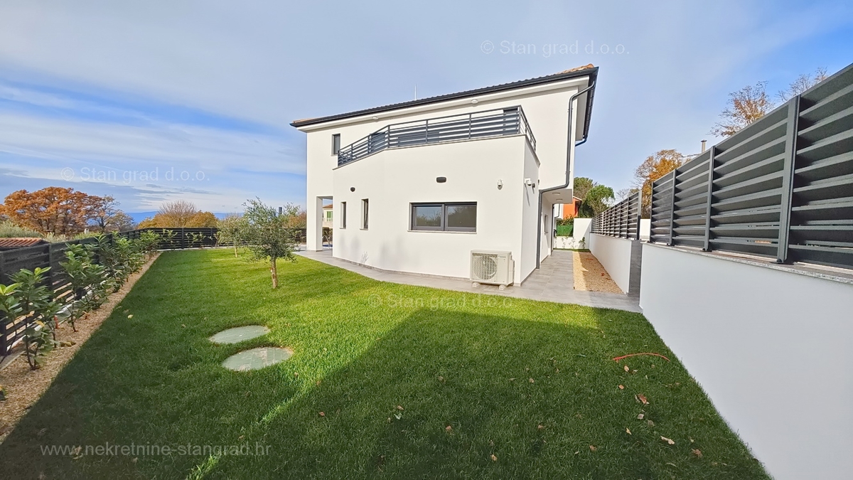 Malinska, moderna casa indipendente con piscina!