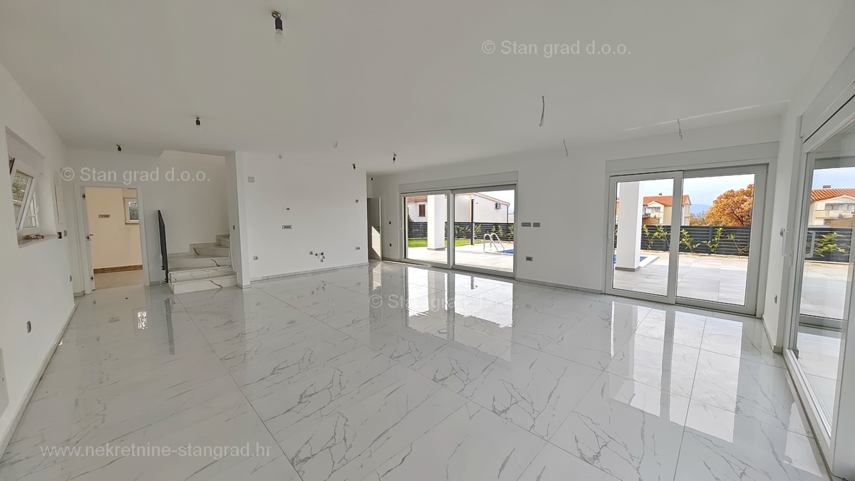 Malinska, moderna casa indipendente con piscina!