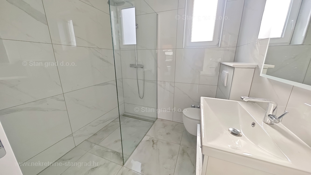 Malinska, moderna casa indipendente con piscina!