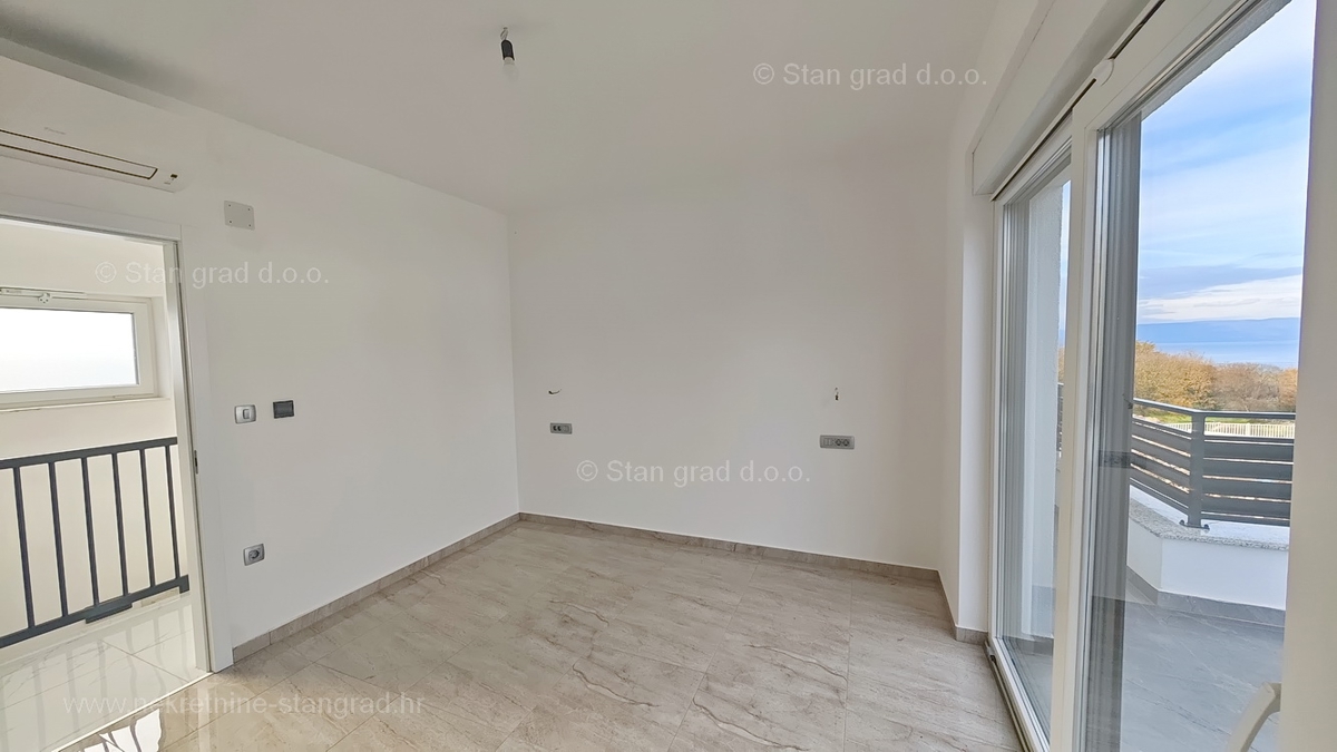 Malinska, moderna casa indipendente con piscina!