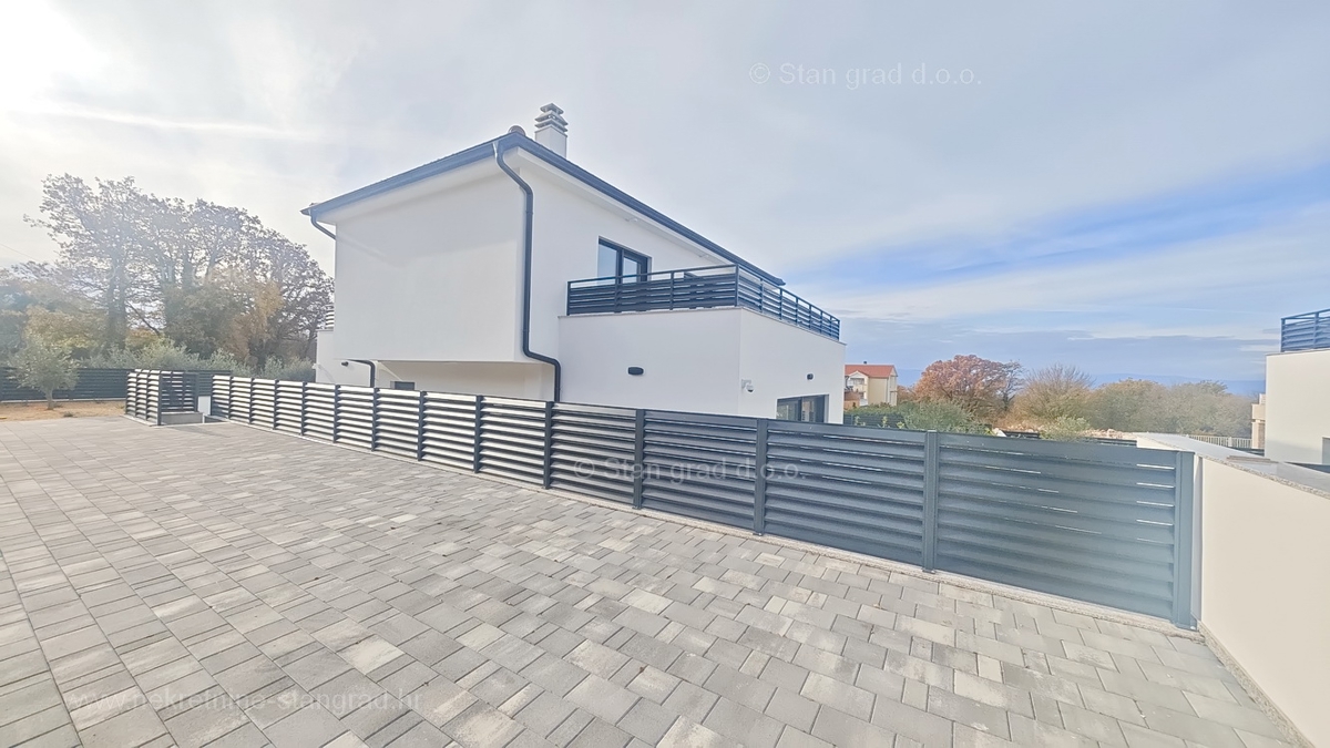 Malinska, moderna casa indipendente con piscina!